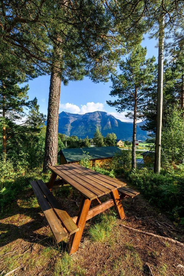 Korsbakken Camping Isfjorden Zewnętrze zdjęcie